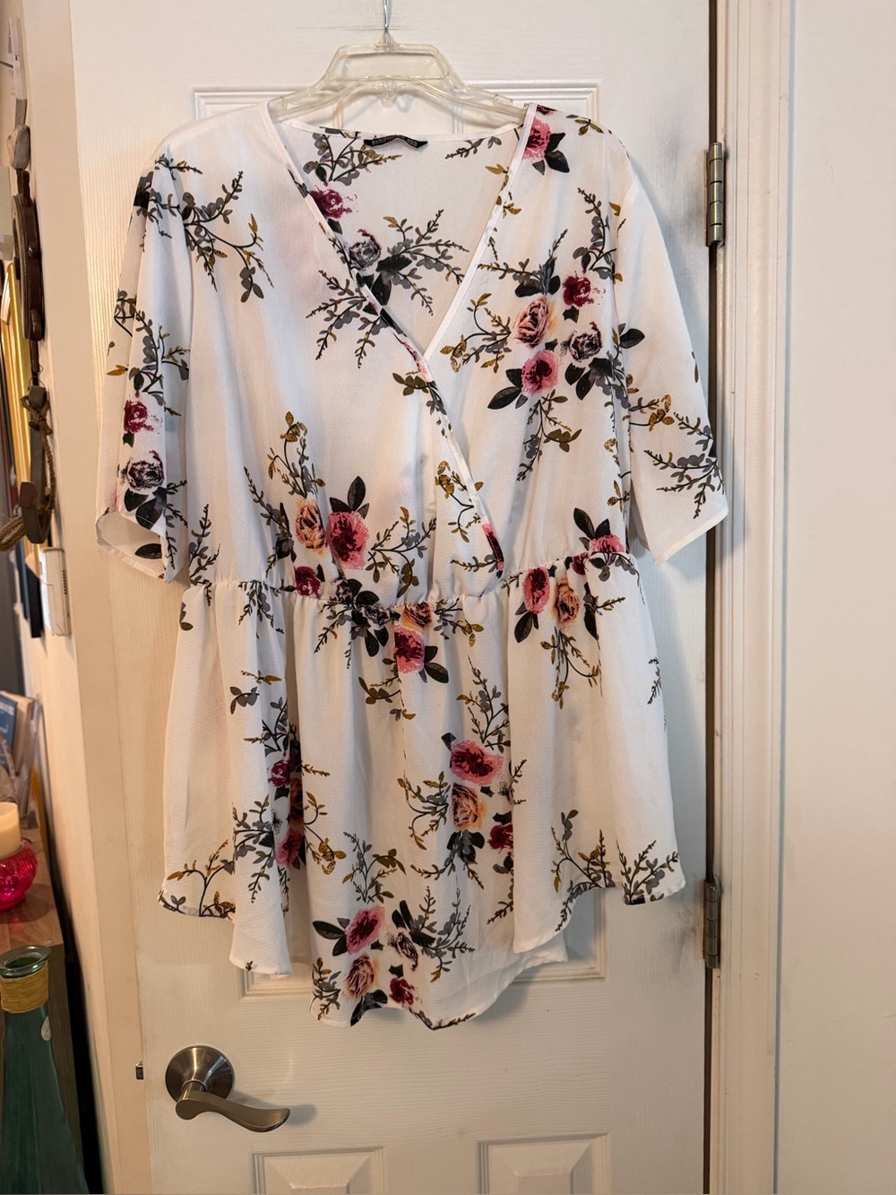BloomChic White Floral Surplice Peplum Top